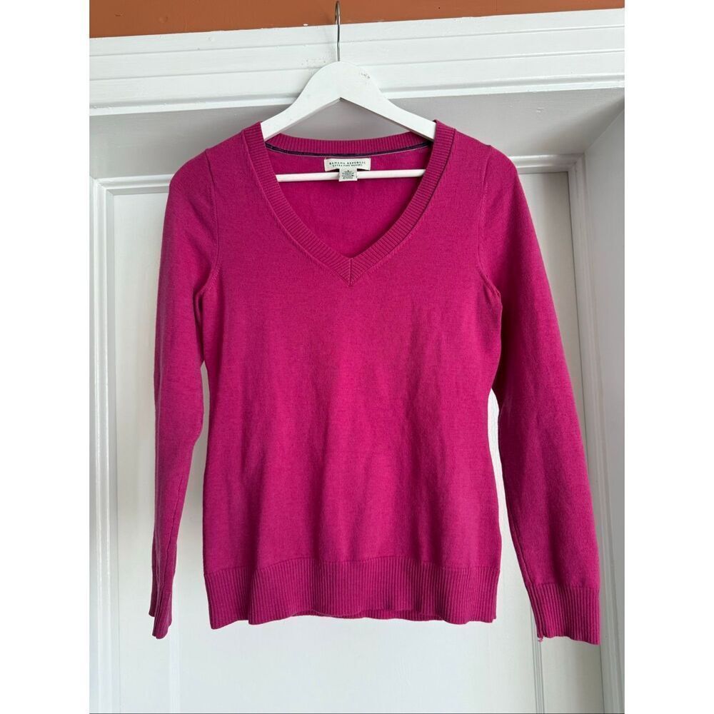 Banana Republic Classic Raspberry Extra Fine Merino Wool V-Neck Sweater sz S EUC